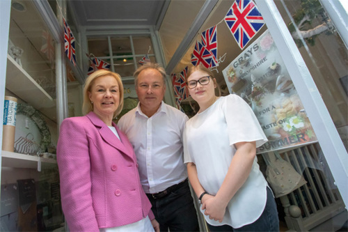 Image of the high street hero winners for 2022.